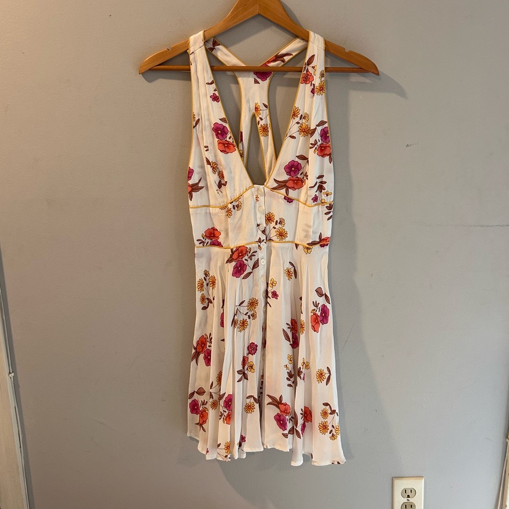 Forever 21 dress with a floral print in a juniors size L